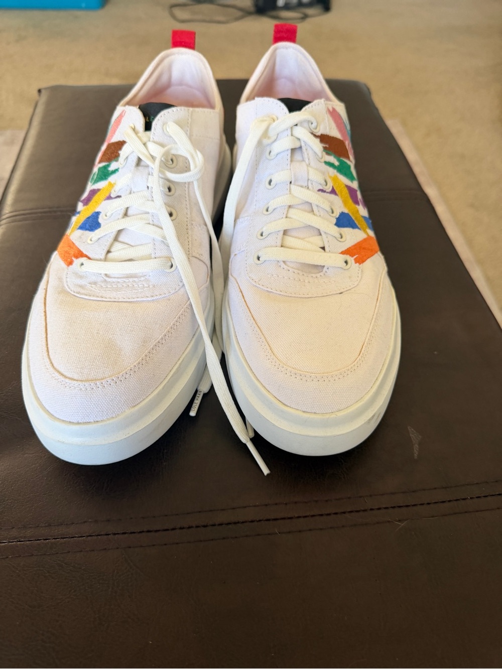 Cole Haan White Canvas Sneakers with Multicolor 'LOVE' Brushstroke Design - Picture 4 of 9